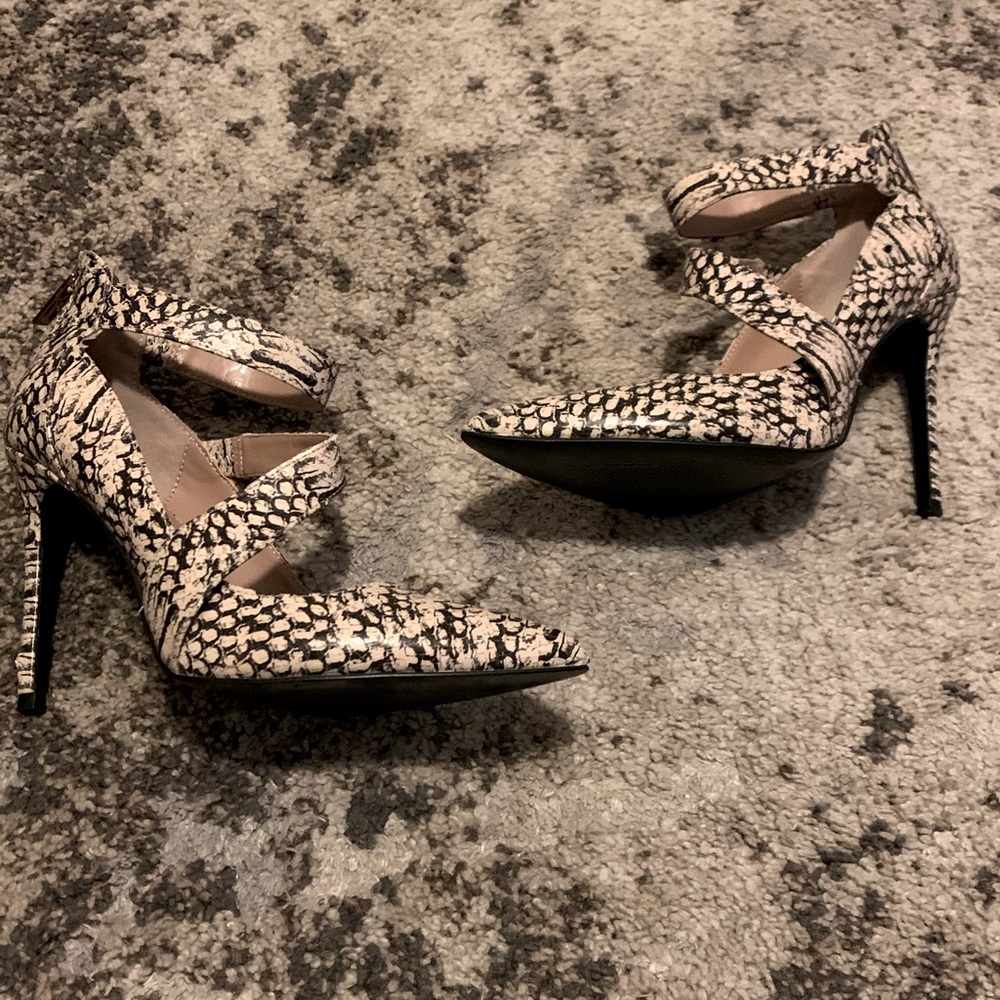 Guess heels size 7.5